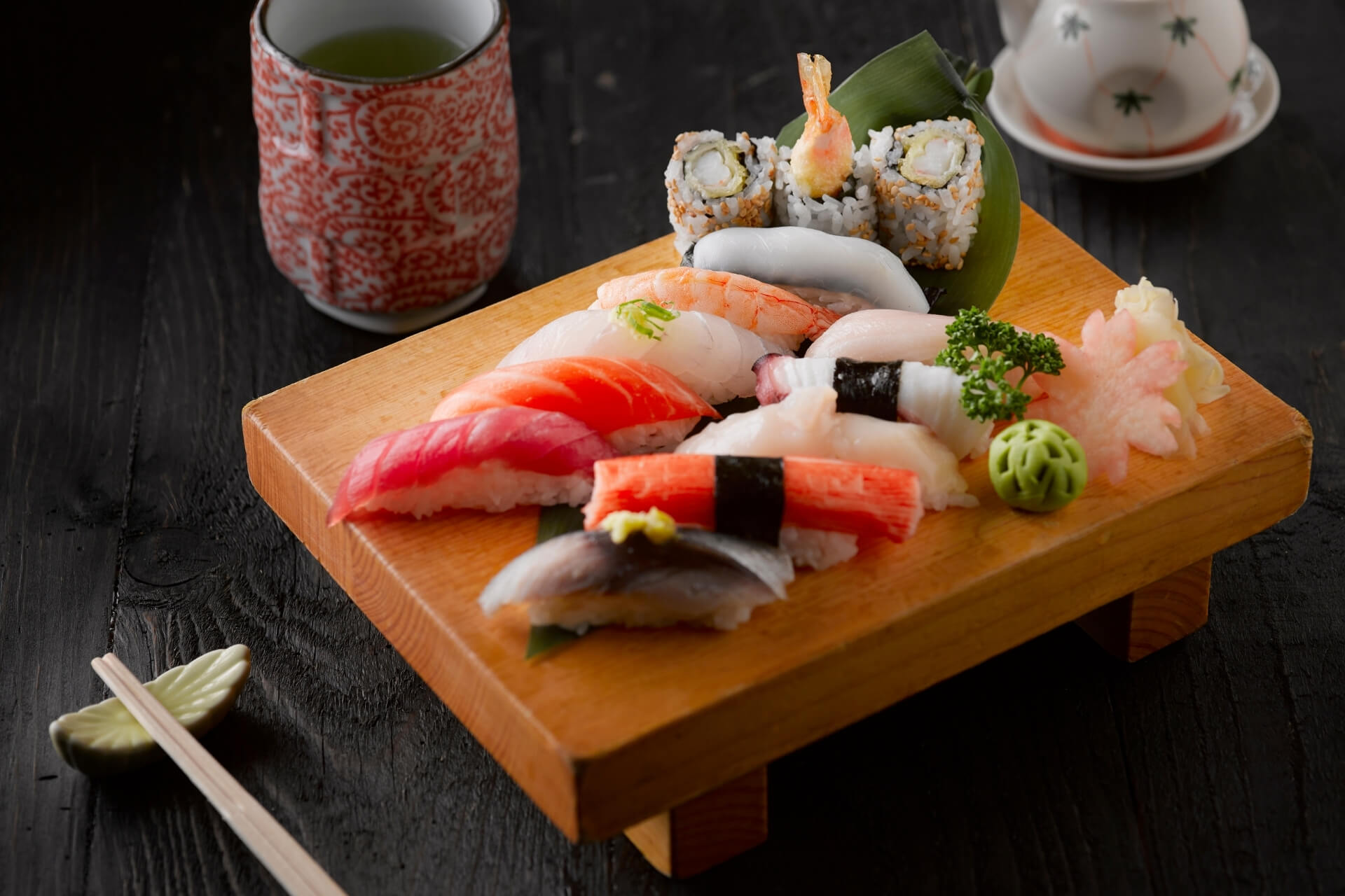 一流の現場に、一流の器を。美しさと機能性、料理人の感性にお応えします。