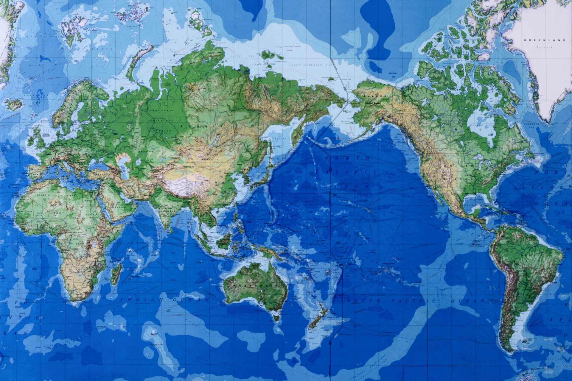 選び抜かれた高品質な食器を、世界各国へお届けします。